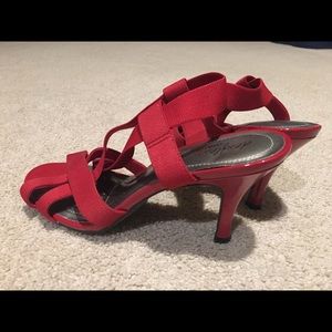 Dexflex smoking hot and comfy small heel size 7.5